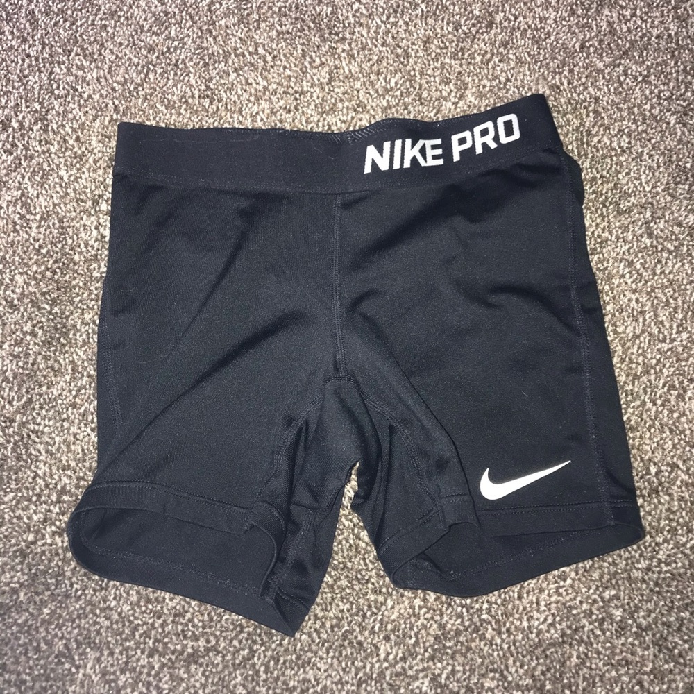 All Black Nike Pros